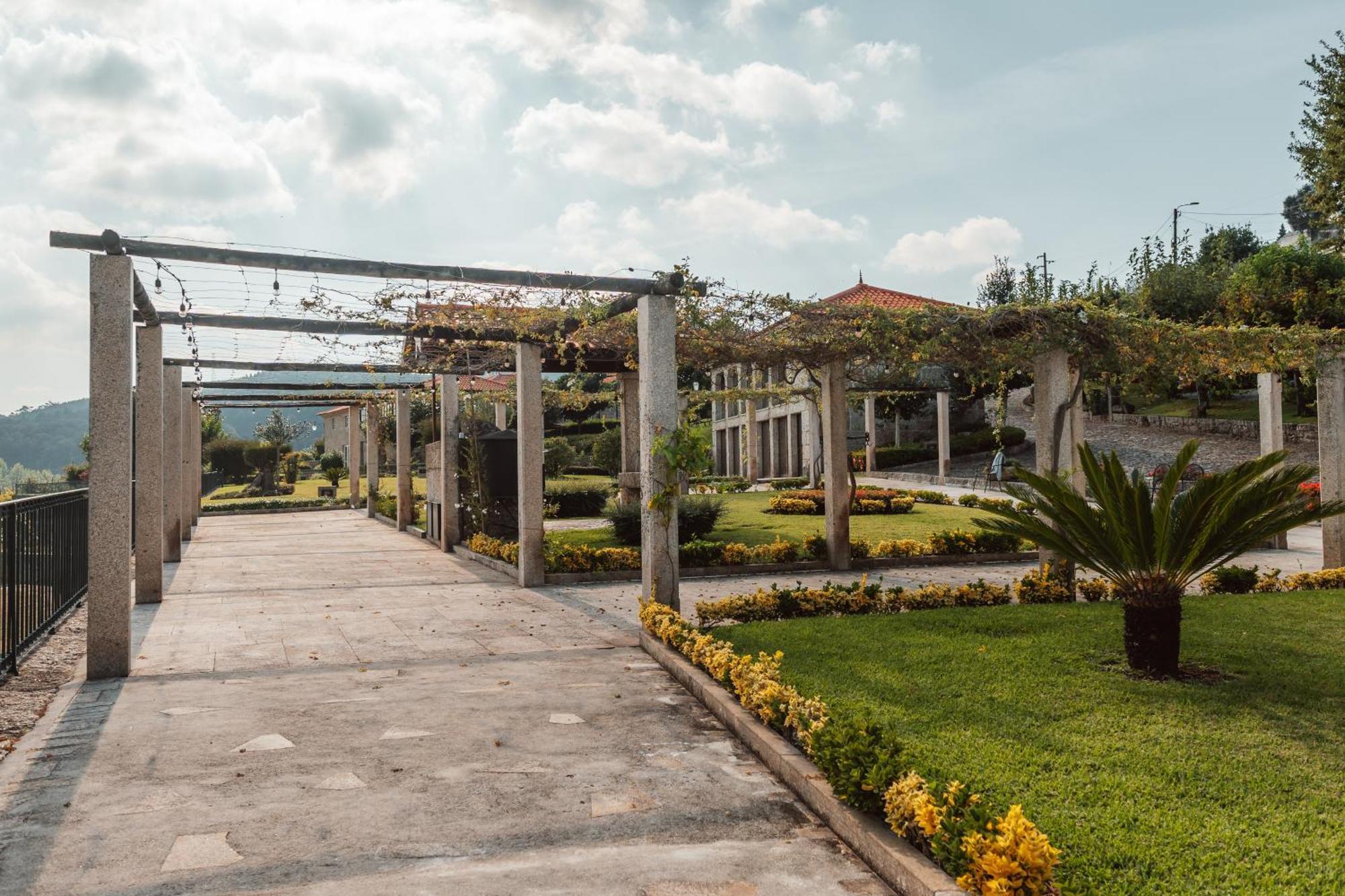 Villa Quinta Da Eira Do Sol Guimarães Exterior foto